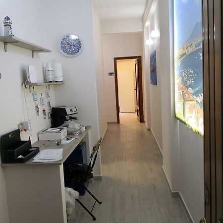 Fenesta Vascia Bed & Breakfast Napoli Bagian luar foto
