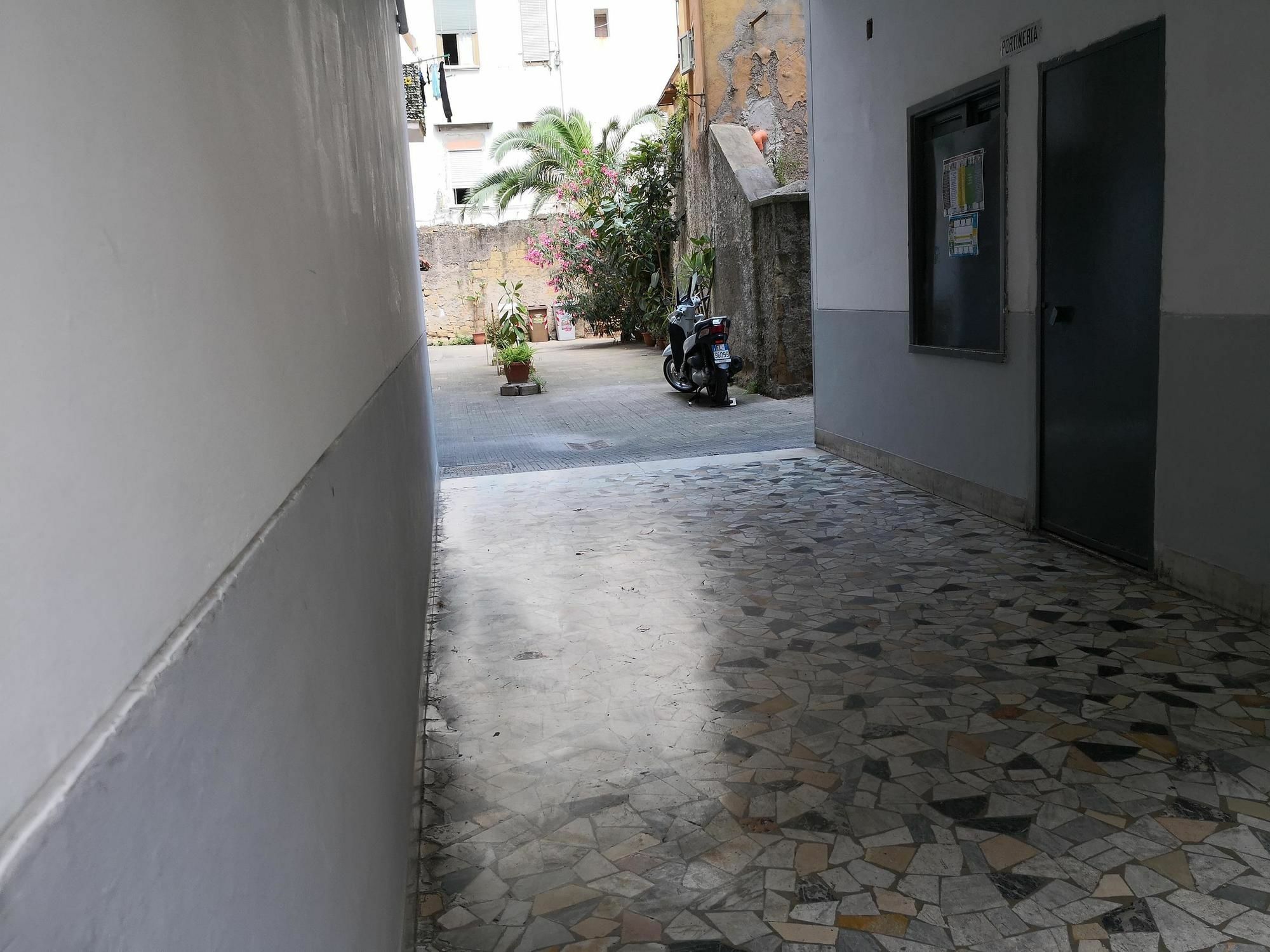 Fenesta Vascia Bed & Breakfast Napoli Bagian luar foto