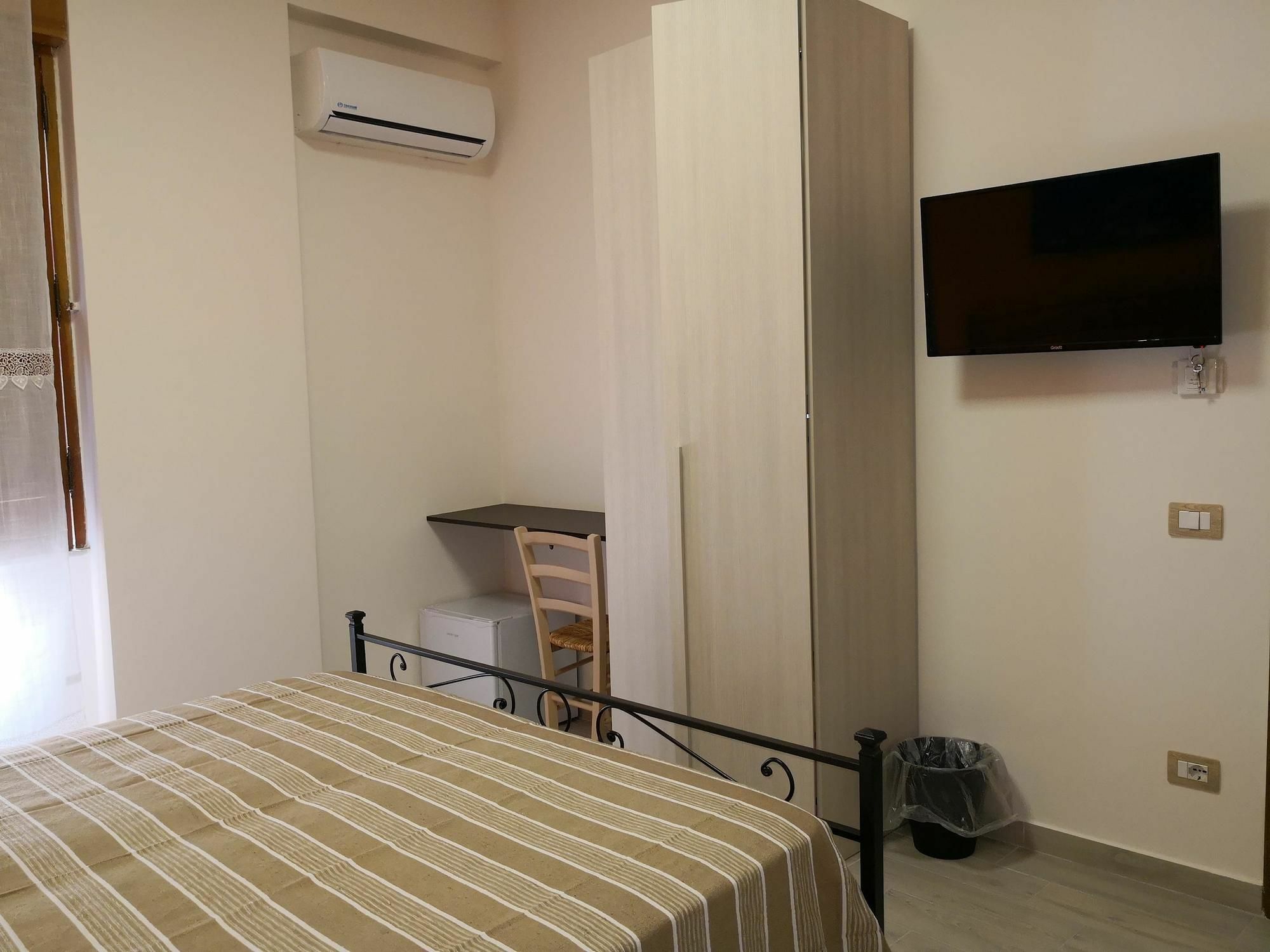 Fenesta Vascia Bed & Breakfast Napoli Bagian luar foto