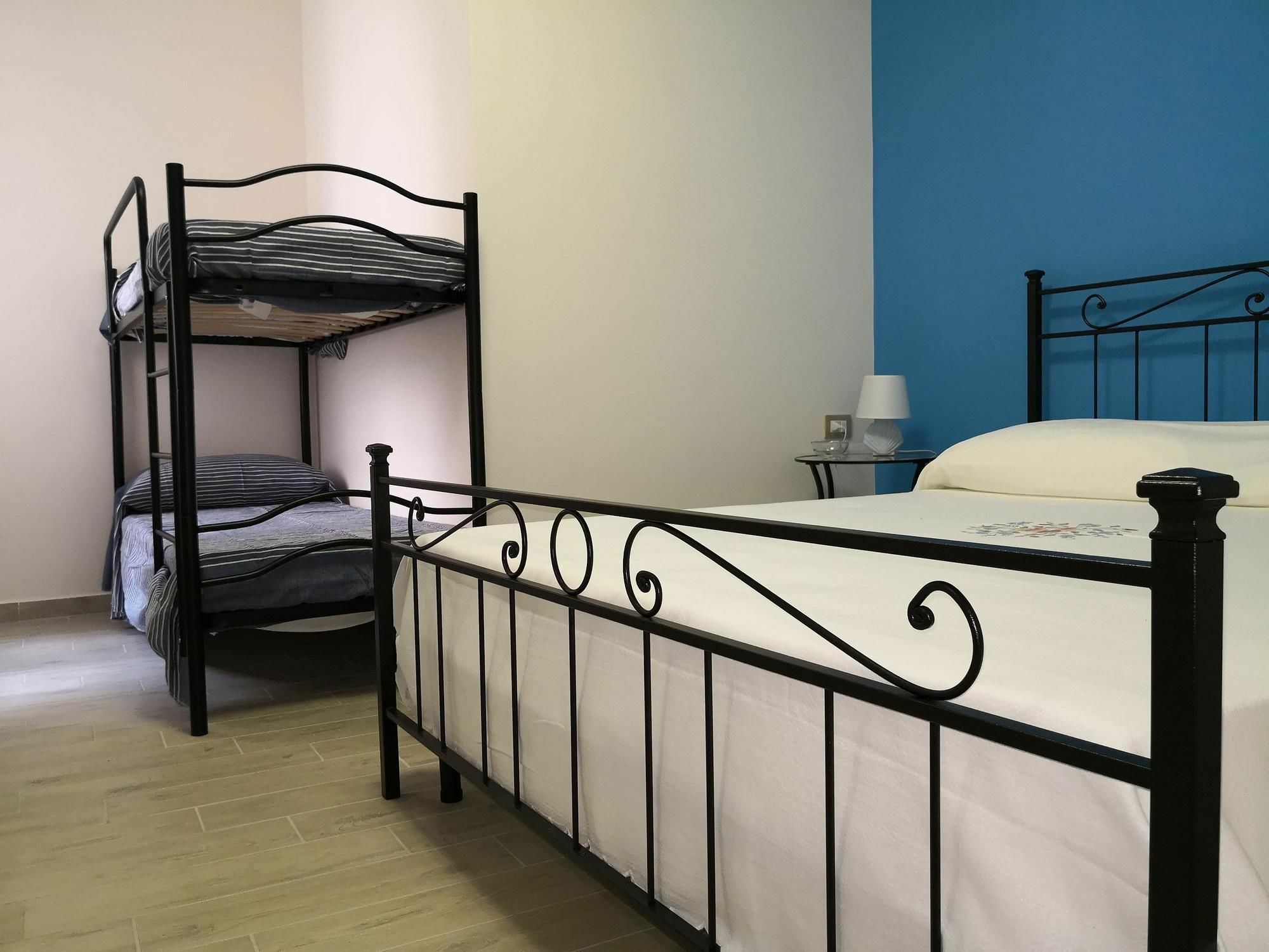 Fenesta Vascia Bed & Breakfast Napoli Bagian luar foto