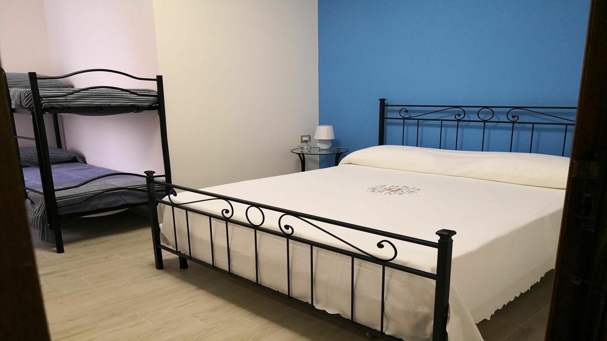 Fenesta Vascia Bed & Breakfast Napoli Bagian luar foto