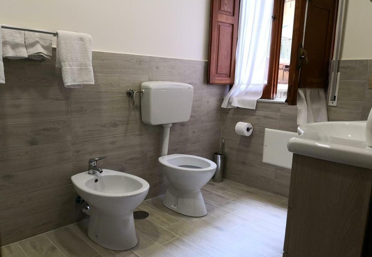 Fenesta Vascia Bed & Breakfast Napoli Bagian luar foto