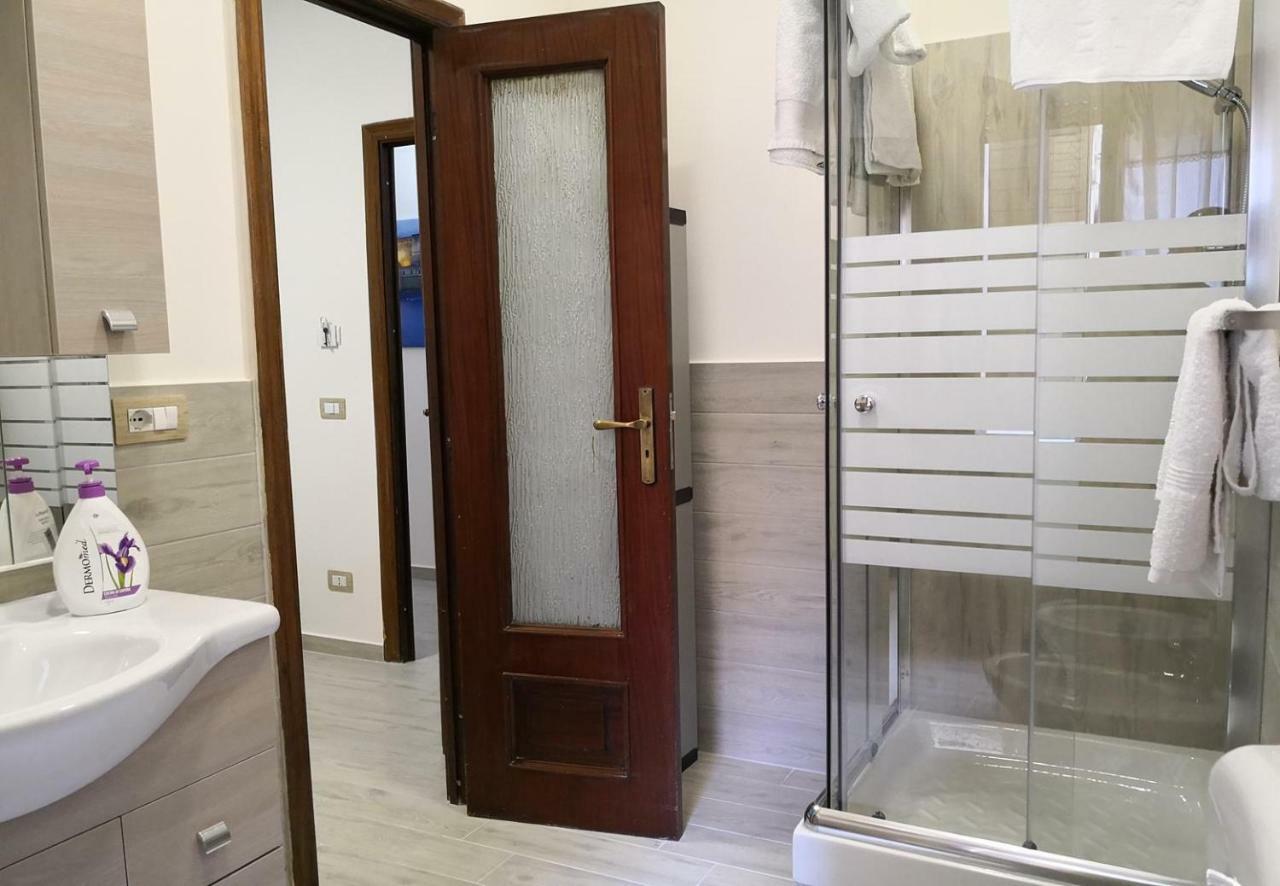 Fenesta Vascia Bed & Breakfast Napoli Bagian luar foto