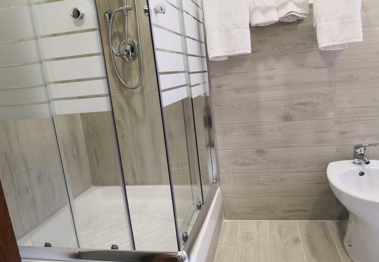 Fenesta Vascia Bed & Breakfast Napoli Bagian luar foto