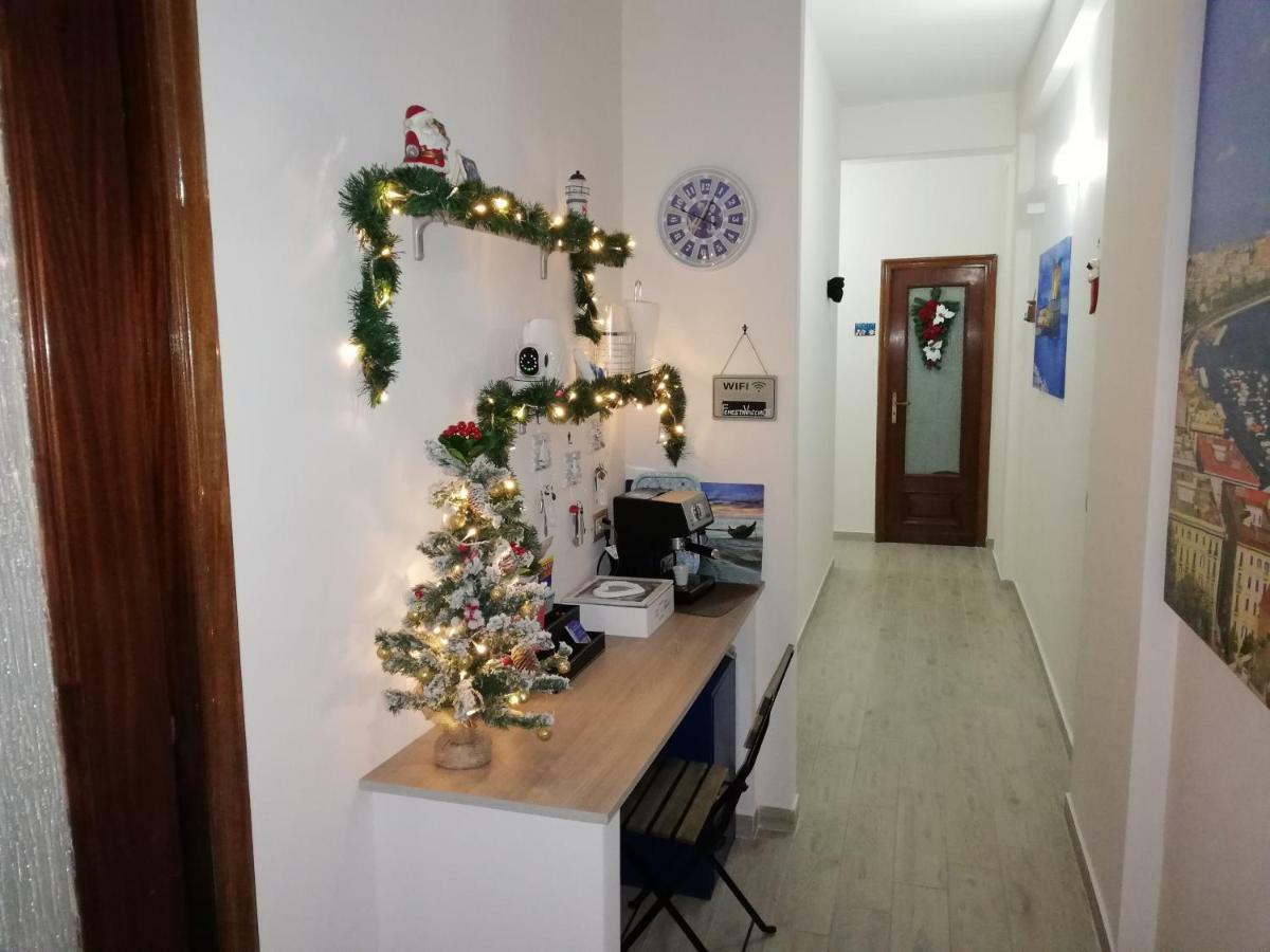 Fenesta Vascia Bed & Breakfast Napoli Bagian luar foto