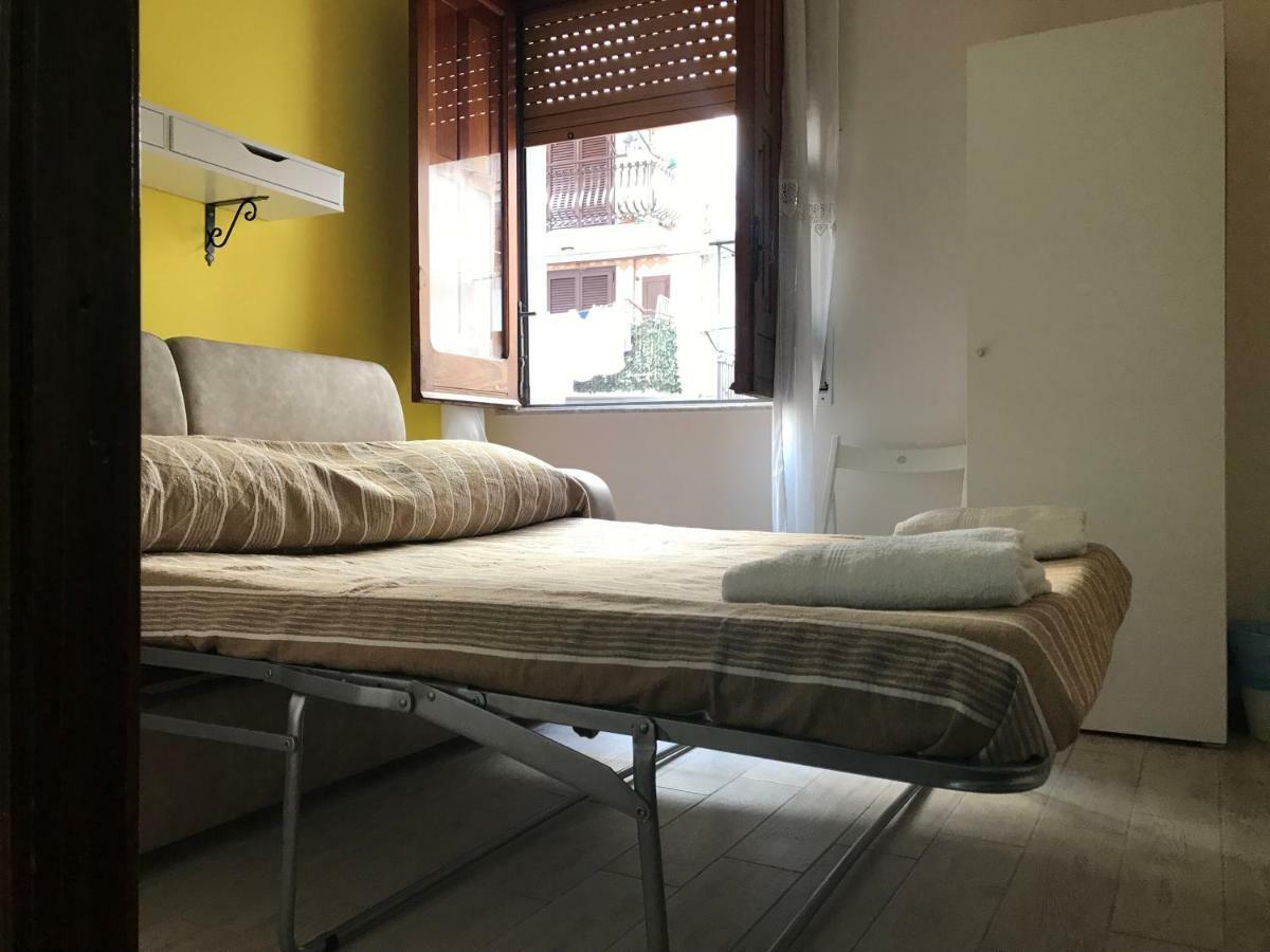 Fenesta Vascia Bed & Breakfast Napoli Bagian luar foto