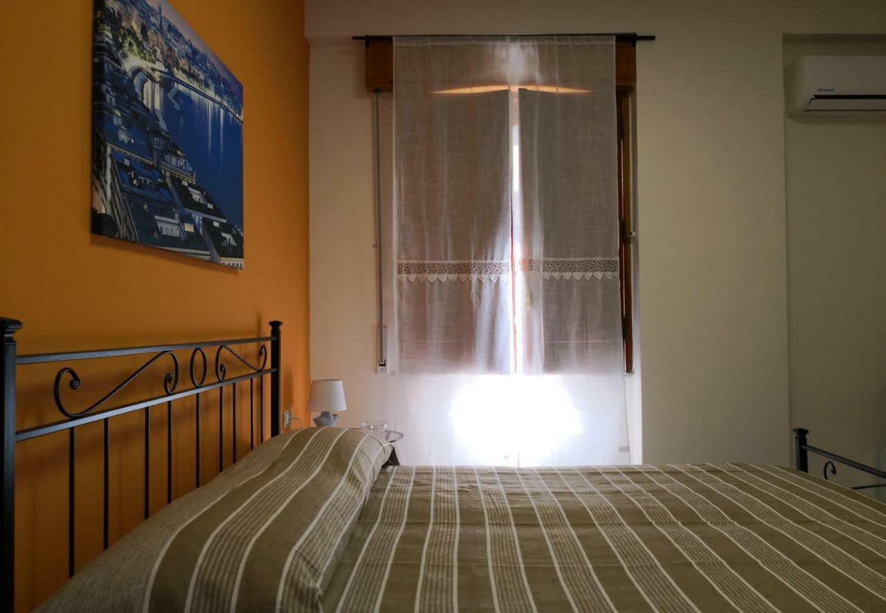 Fenesta Vascia Bed & Breakfast Napoli Bagian luar foto