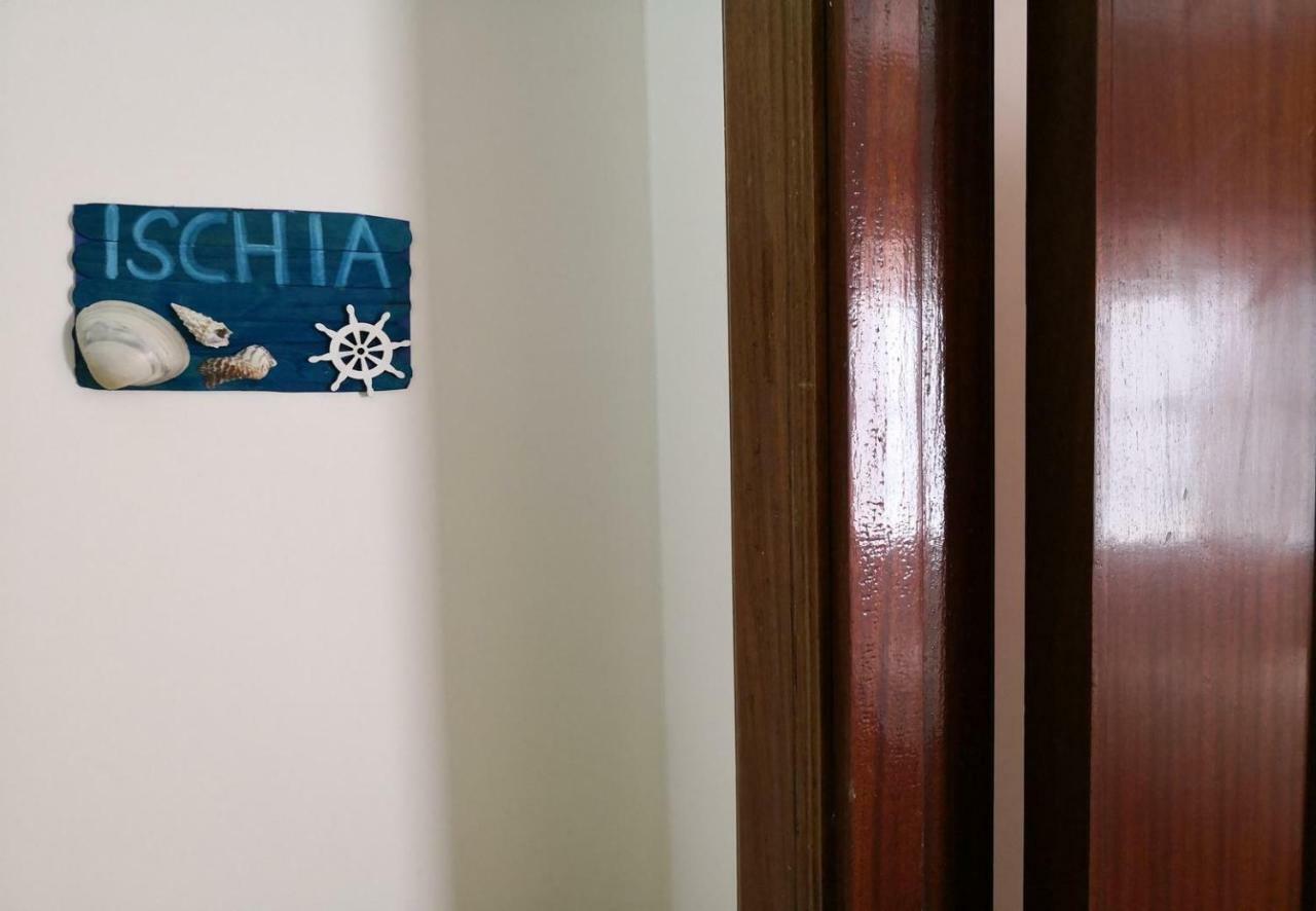 Fenesta Vascia Bed & Breakfast Napoli Bagian luar foto