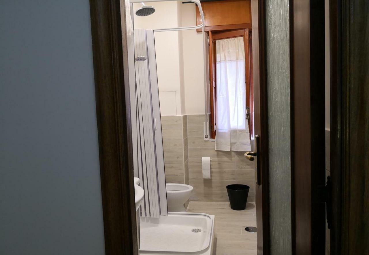 Fenesta Vascia Bed & Breakfast Napoli Bagian luar foto