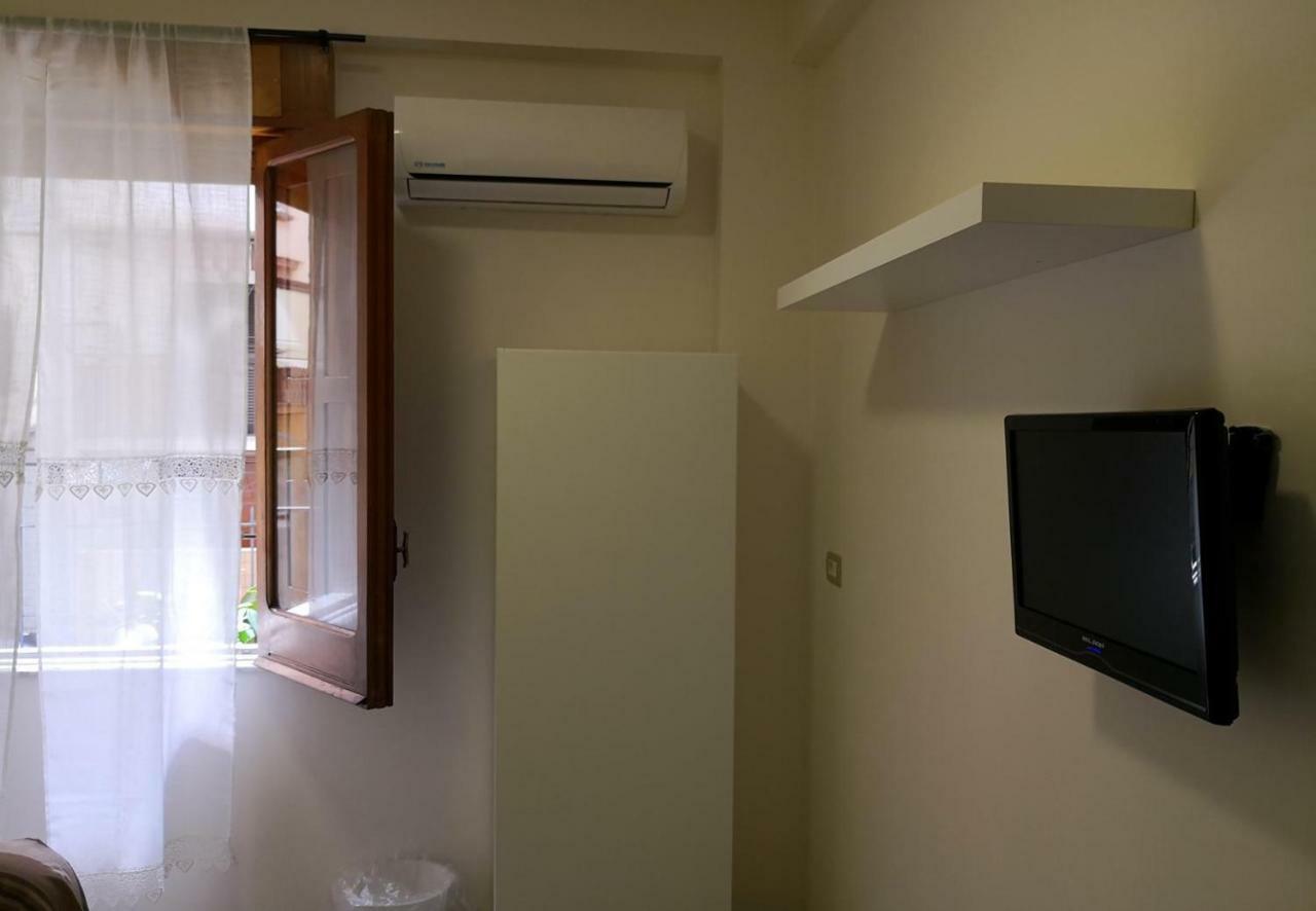 Fenesta Vascia Bed & Breakfast Napoli Bagian luar foto