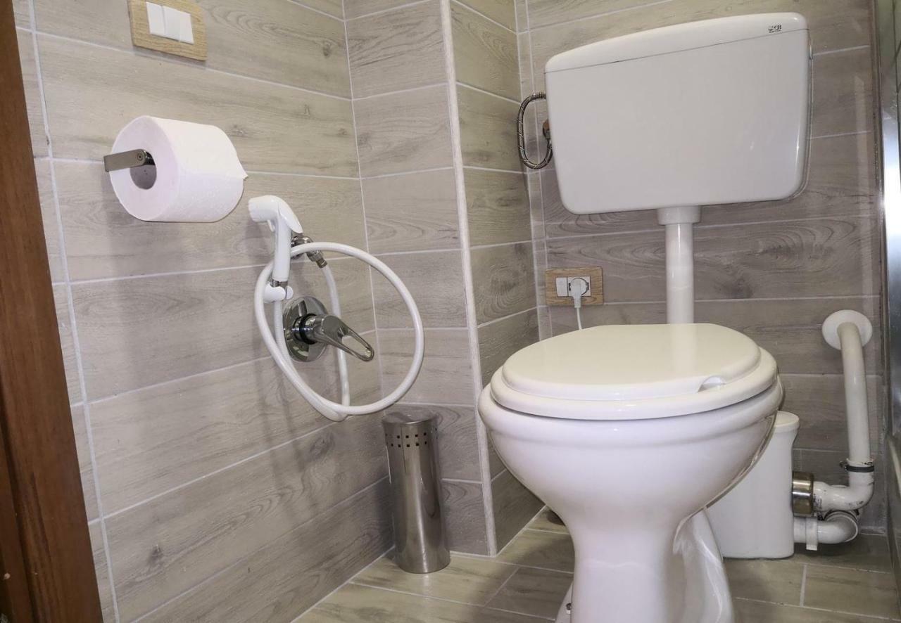 Fenesta Vascia Bed & Breakfast Napoli Bagian luar foto