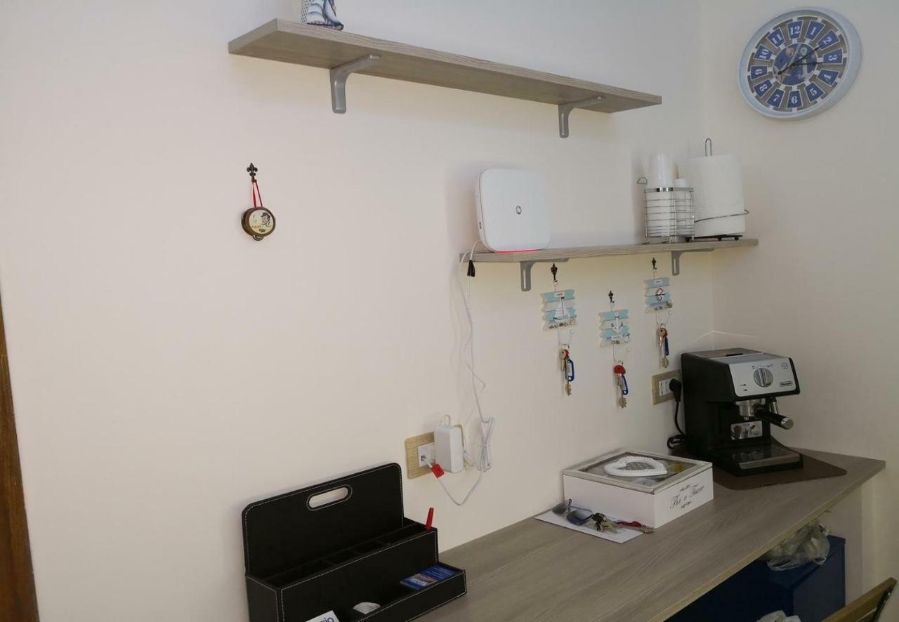 Fenesta Vascia Bed & Breakfast Napoli Bagian luar foto
